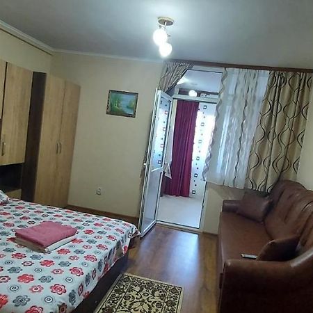 Апартаменты Flora Apartament Сату-Маре Экстерьер фото