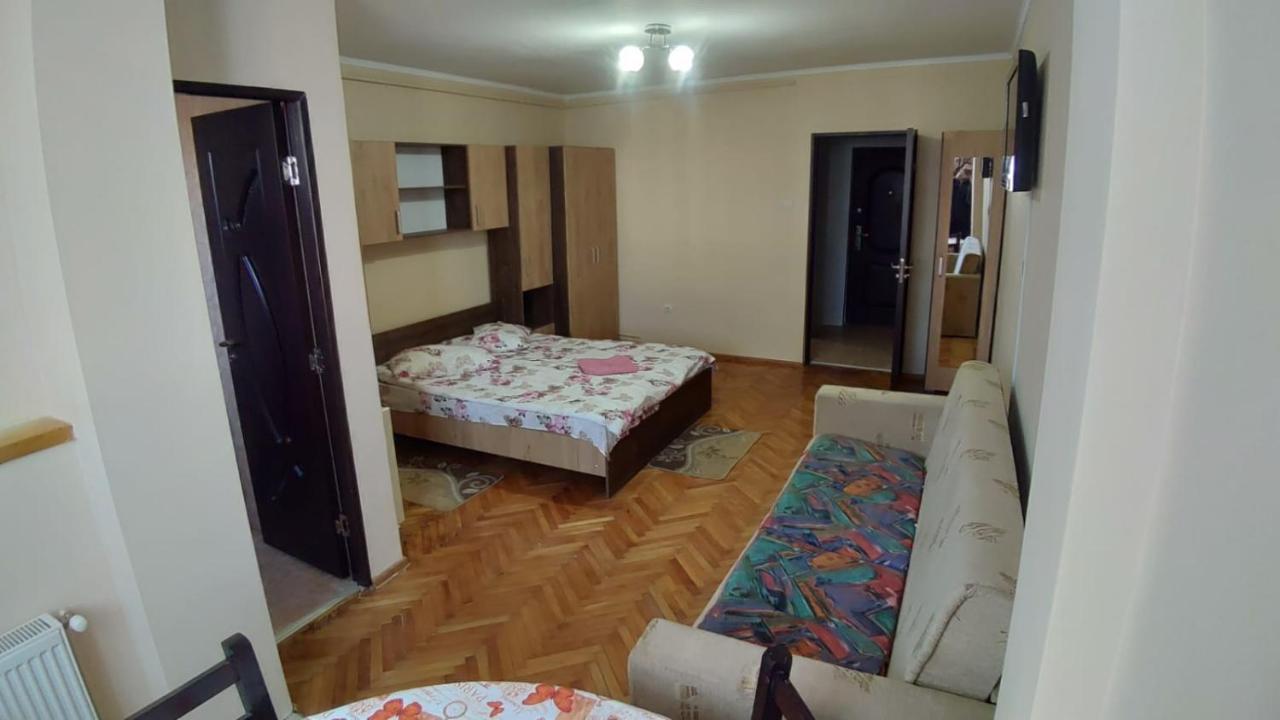 Апартаменты Flora Apartament Сату-Маре Экстерьер фото